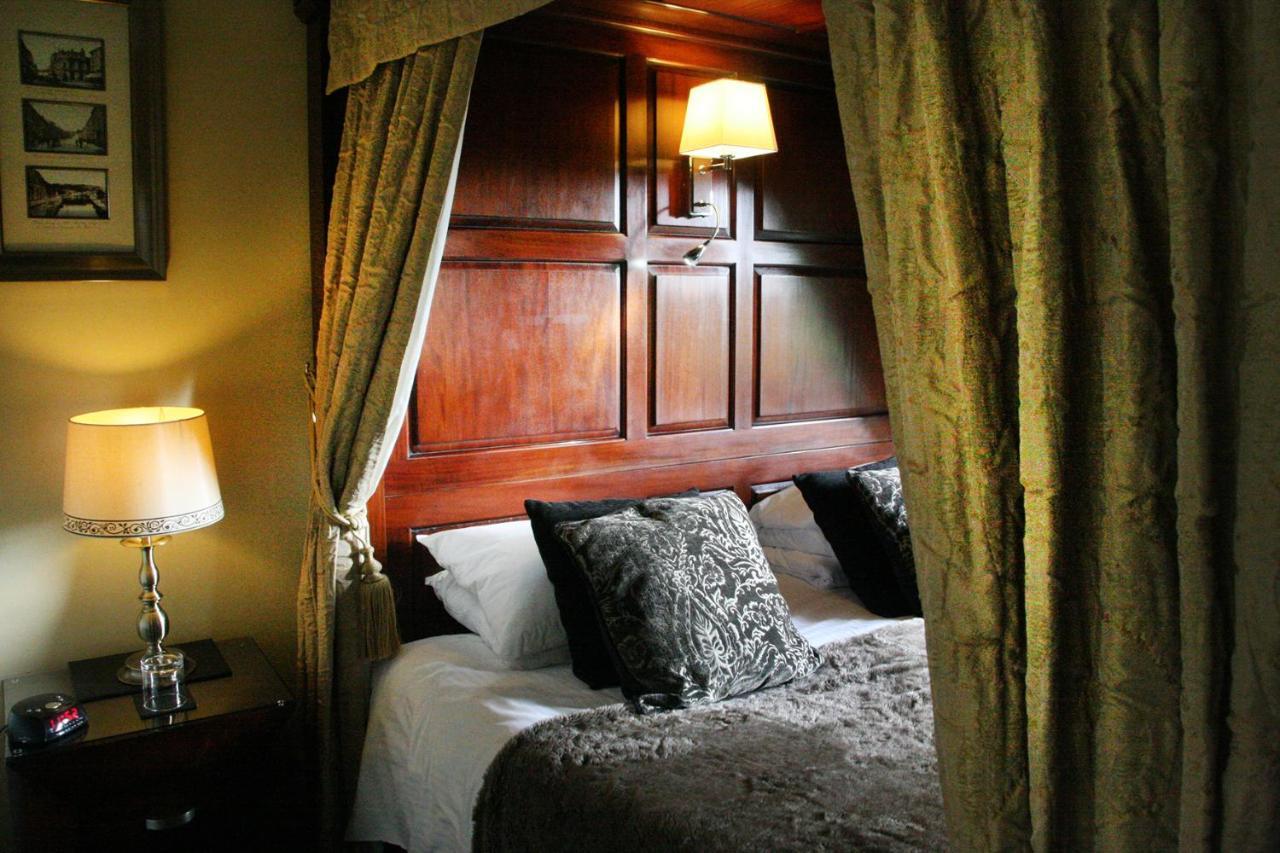 Townhouse Rooms Truro Extérieur photo