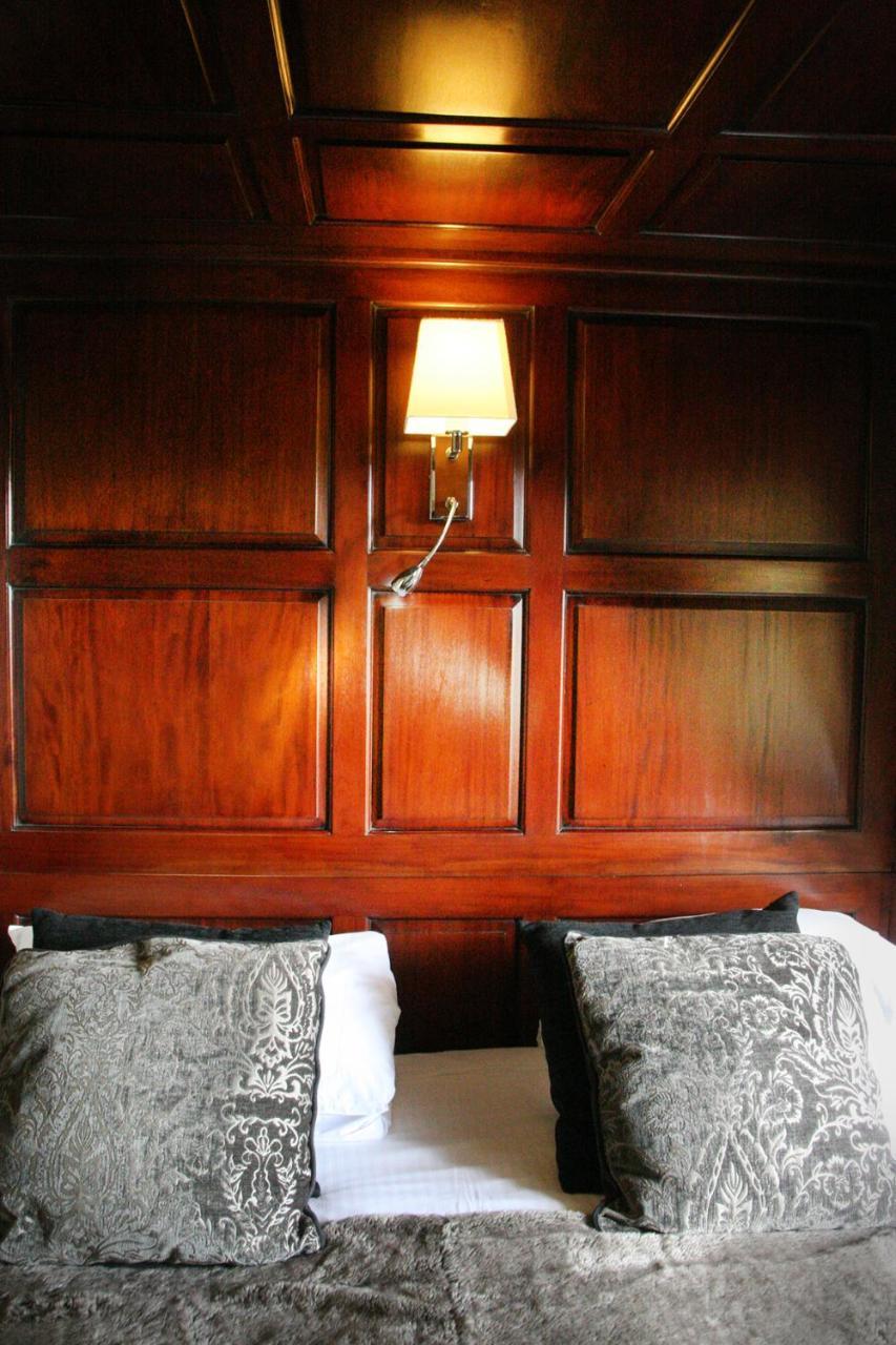Townhouse Rooms Truro Extérieur photo